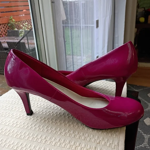 Comfort Plus slipon Heels Size 9.5 Elegant Magenta.Very Good Condition. - Picture 2 of 8